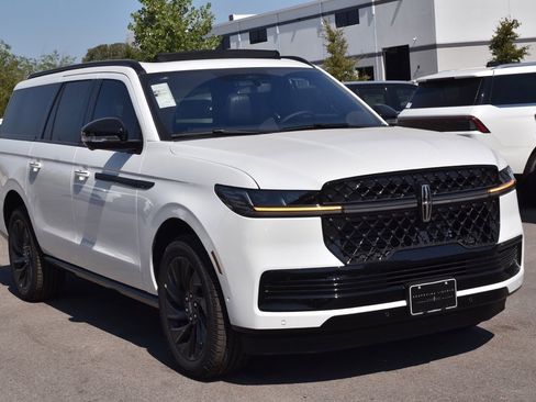 New 2025 Lincoln Navigator L Reserve w/ Jet Appearance Package image 3