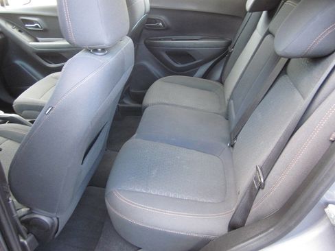 Used 2020 Chevrolet Trax LS image 18