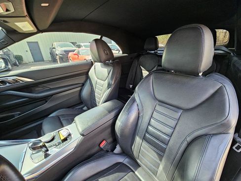 Used 2021 BMW M440i Convertible image 26