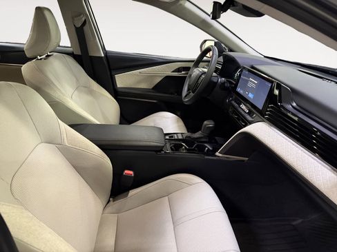 Used 2026 Toyota Camry XLE image 19