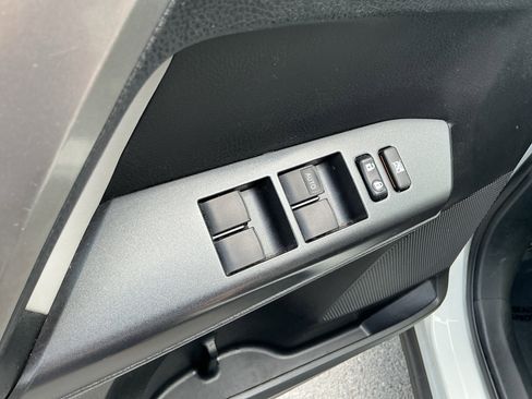 Used 2016 Toyota RAV4 XLE AWD/4WD image 19