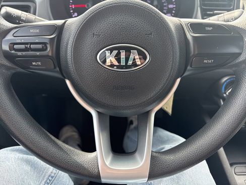 Used 2018 Kia Rio LX image 13