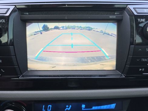 Used 2014 Toyota Corolla LE FWD image 26