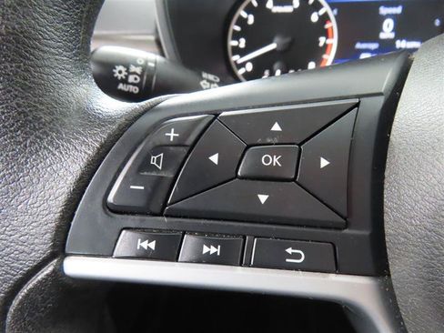 Used 2025 Nissan Altima 2.5 SV FWD image 22