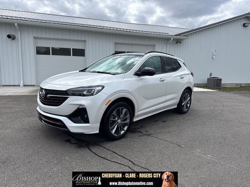 Used 2020 Buick Encore GX Essence w/ Experience Buick Package FWD image 1