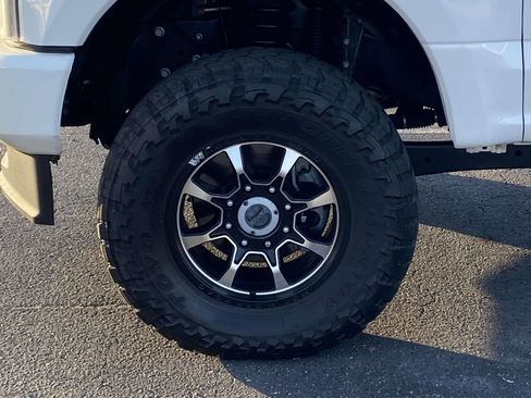 Used 2021 Ford F350 Platinum image 10