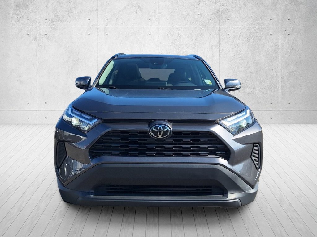 Used 2022 Toyota RAV4 XLE w/ Convenience Package FWD image 2