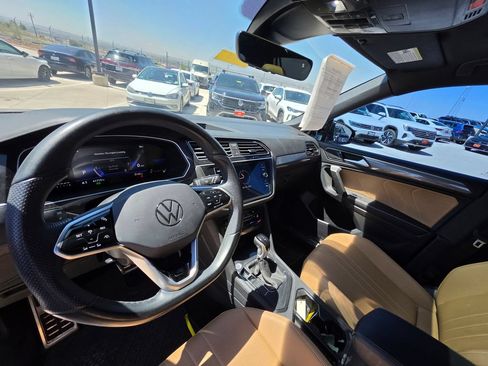Used 2024 Volkswagen Tiguan SE R-Line FWD image 13