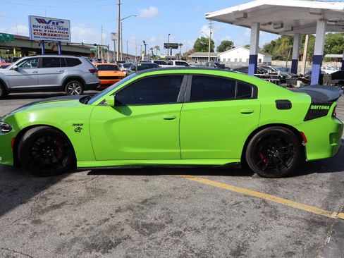 Used 2017 Dodge Charger R/T RWD image 6