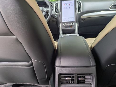 Certified 2022 Ford Edge SEL w/ Convenience Package AWD/4WD image 28