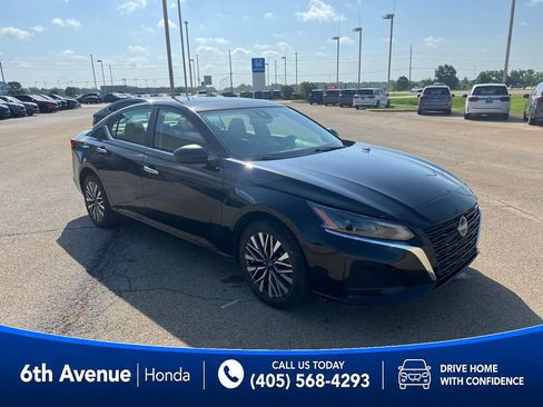Used 2025 Nissan Altima 2.5 SV AWD/4WD image 3