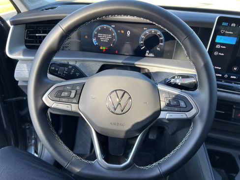 Certified 2025 Volkswagen Tiguan S image 17