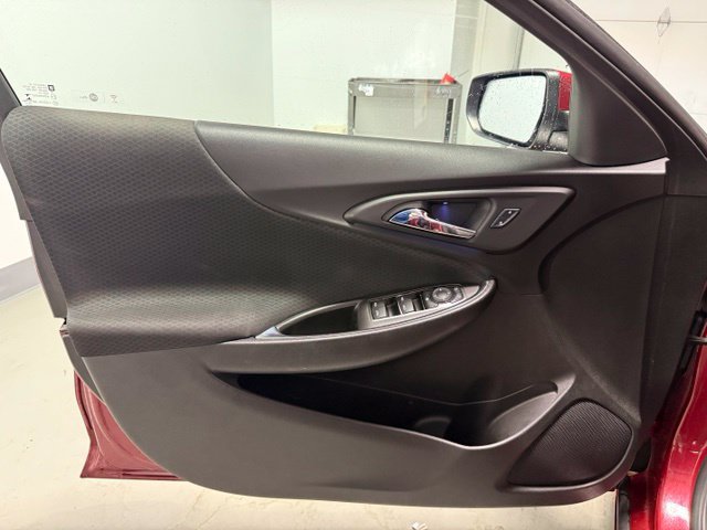 Used 2016 Chevrolet Malibu LT FWD image 9