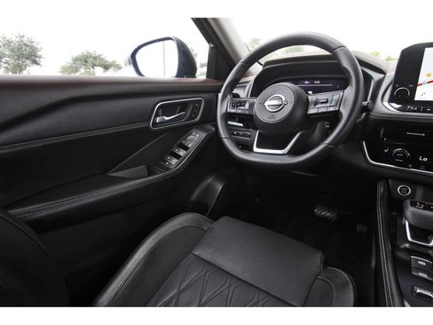 Used 2023 Nissan Rogue Platinum w/ Platinum Premium Package FWD image 11