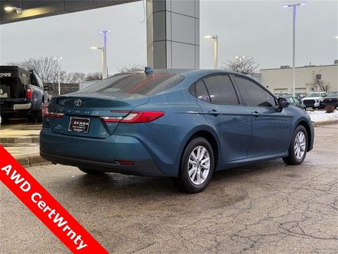 Used 2025 Toyota Camry LE w/ Convenience Package image 3