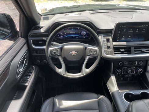 Used 2023 Chevrolet Tahoe Z71 w/ Luxury Package AWD/4WD image 2