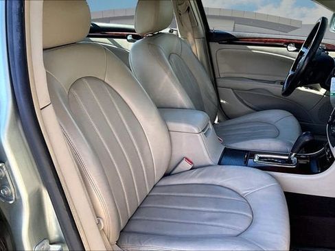 Used 2007 Buick Lucerne CXL w/ Luxury Package FWD image 7
