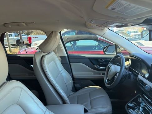 Used 2022 Lincoln Corsair AWD w/ Equipment Group 101A image 9