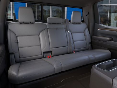 New 2026 GMC Sierra 1500 SLT image 17