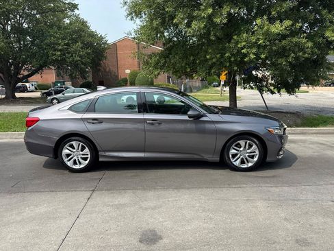 Used 2018 Honda Accord LX image 3