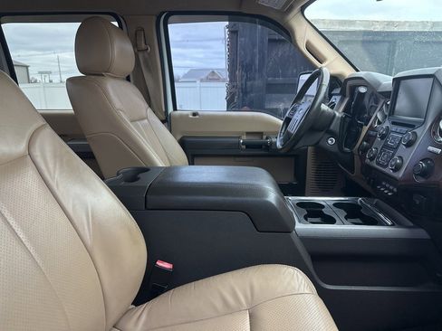 Used 2014 Ford F350 Lariat image 5