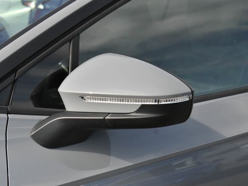 Used 2021 Volkswagen ID.4 Pro image 13