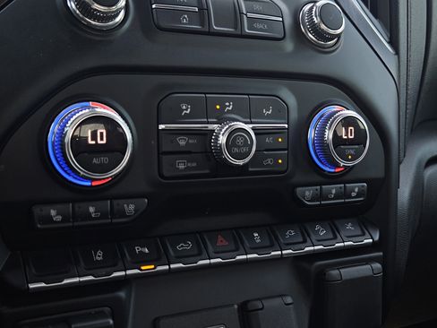 Used 2022 GMC Sierra 2500 AT4 w/ AT4 Preferred Package image 22