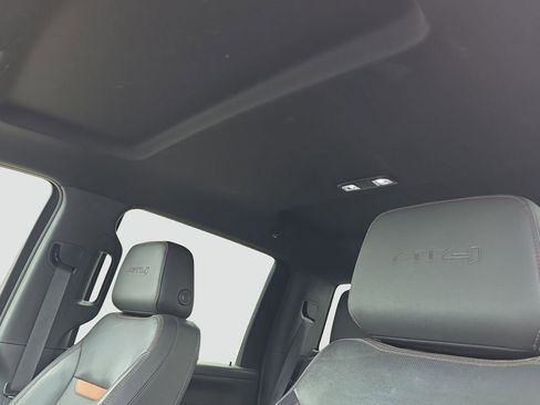Used 2022 GMC Sierra 2500 AT4 AWD/4WD image 8