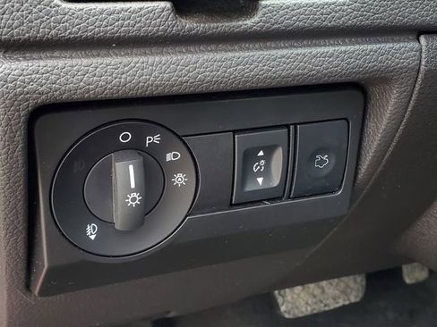 Used 2012 Ford Fusion SE image 9