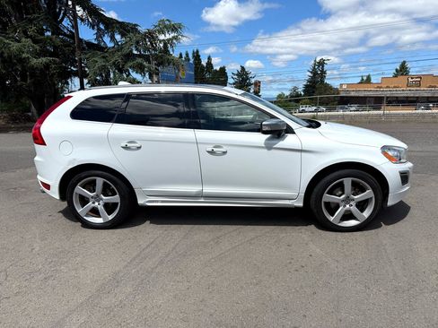 Used 2011 Volvo XC60 T6 R-Design w/ Convenience Pkg image 6