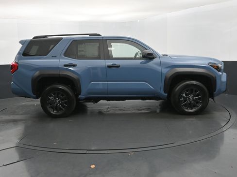 Used 2025 Toyota 4Runner SR5 RWD image 6