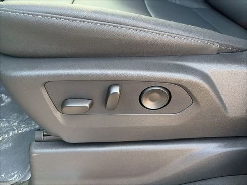 New 2026 GMC Sierra 1500 SLT w/ SLT Convenience Package image 14