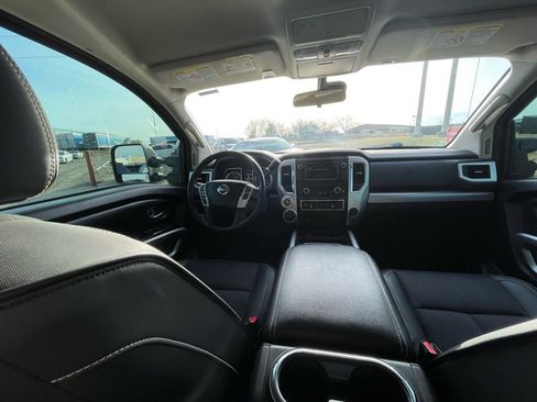 Used 2019 Nissan Titan PRO-4X image 20