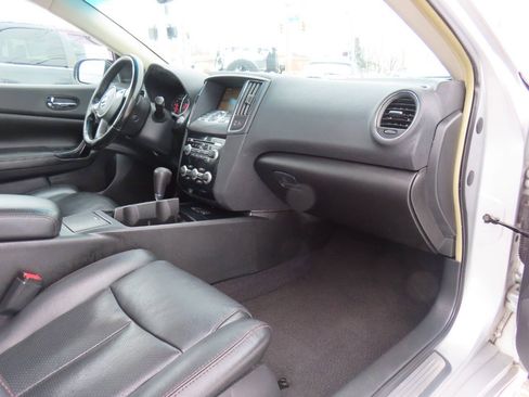 Used 2011 Nissan Maxima 3.5 SV w/ Monitor Pkg FWD image 13