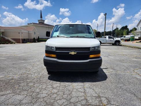 Used 2020 Chevrolet Express 3500 Extended w/ Driver Convenience Package RWD image 2