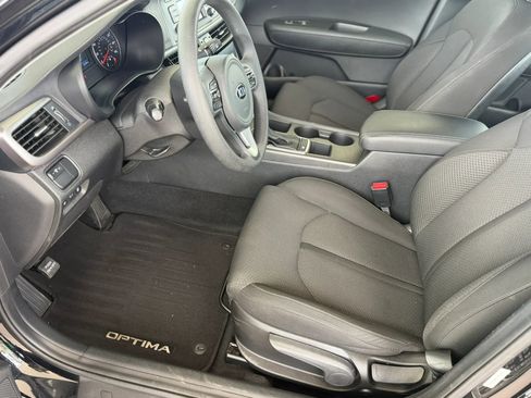Used 2017 Kia Optima LX FWD image 9