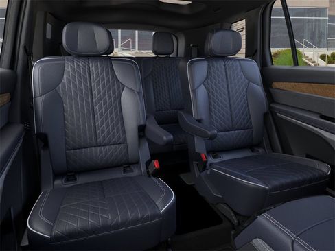 New 2026 Cadillac Vistiq Premium Luxury image 17