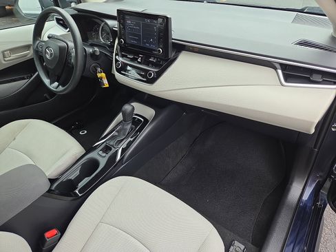 Used 2022 Toyota Corolla LE w/ Carpet Mat Package (TMS) FWD image 18