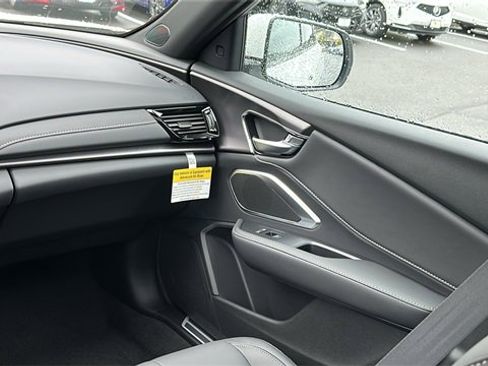 Used 2025 Acura RDX SH-AWD image 28