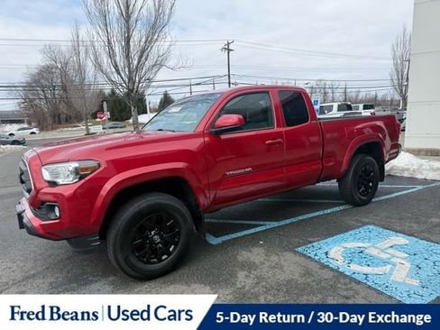 Used 2022 Toyota Tacoma SR5 w/ SR5 Appearance Package (SM) image 13