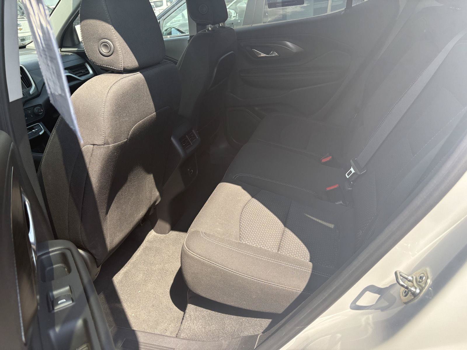 Used 2024 GMC Terrain SLE AWD/4WD image 12