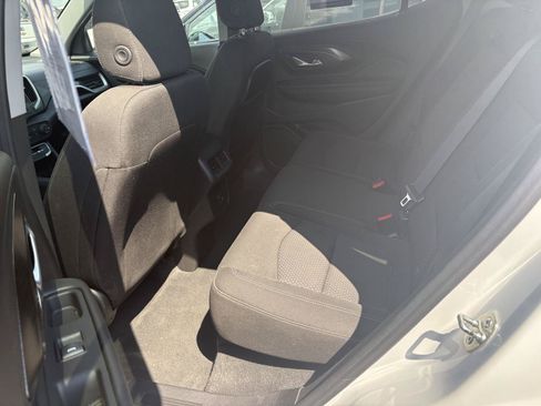 Used 2024 GMC Terrain SLE AWD/4WD image 12