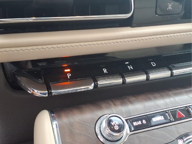 Used 2021 Lincoln Aviator Reserve w/ Equipment Group 201A AWD/4WD image 10