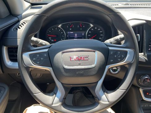 Used 2022 GMC Terrain SLE w/ Driver Convenience Package AWD/4WD image 9