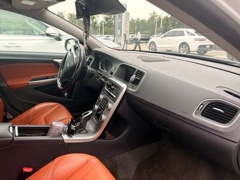 Used 2017 Volvo S60 T5 Inscription Platinum w/ Climate Package AWD/4WD image 44