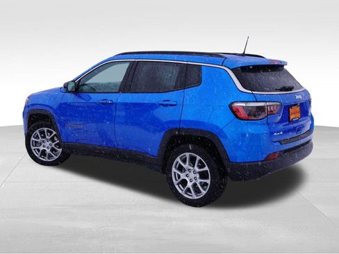 Used 2023 Jeep Compass Latitude image 8
