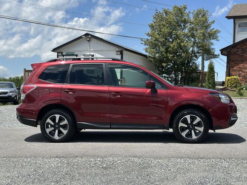 Used 2018 Subaru Forester 2.5i Premium AWD/4WD image 2