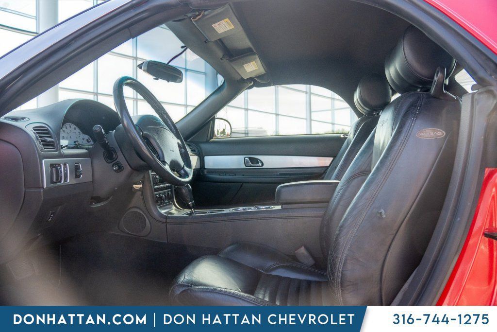 Used 2002 Ford Thunderbird RWD image 3