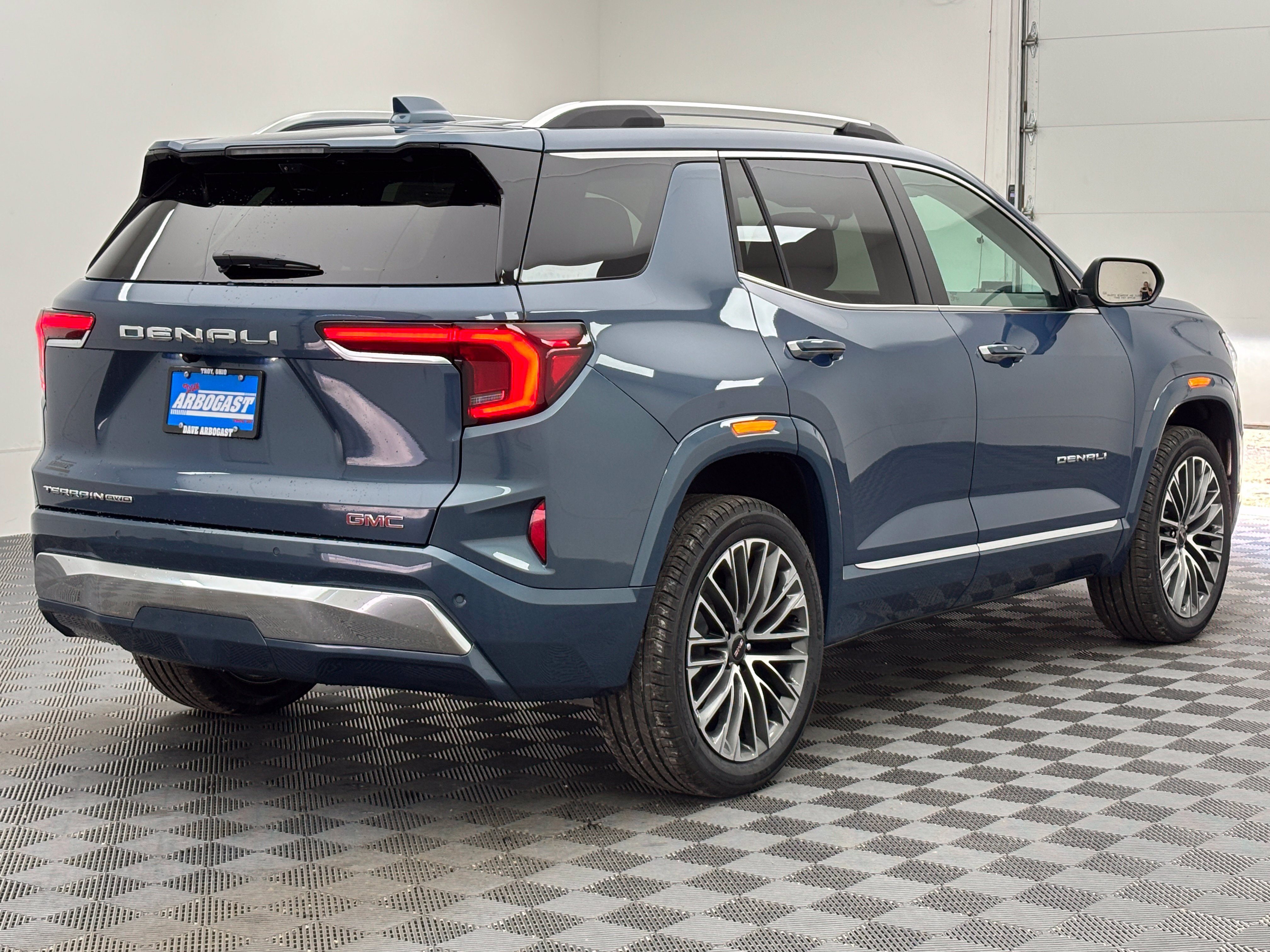 New 2027 GMC Terrain Denali w/ LPO, Floor Liner Package AWD/4WD image 10