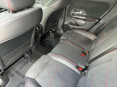 Used 2022 Mercedes-Benz GLA 250 4MATIC image 15